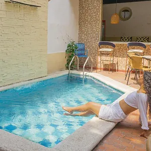 https://maria-mulata.santamartahotels.net